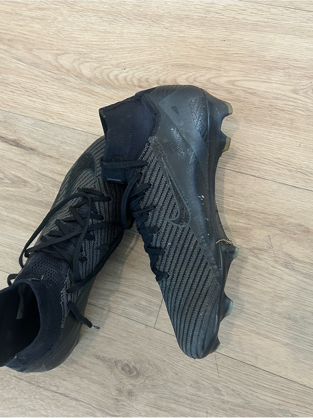 Nike Men's Black Knit High-Cut Soccer Cleats